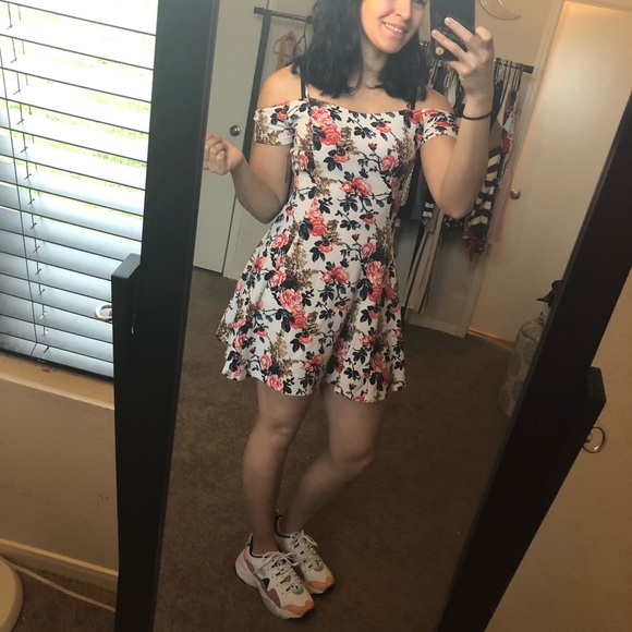 Papaya Dresses & Skirts - Floral mini dress